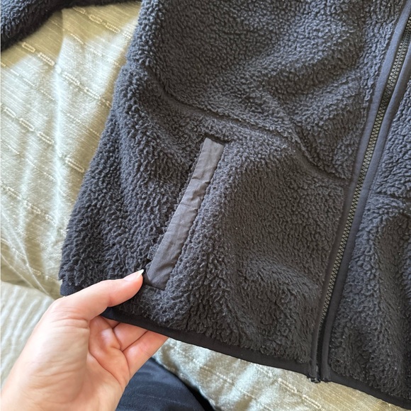 The North Face Black Fleece Performance Jacket - Picture 4 of 5